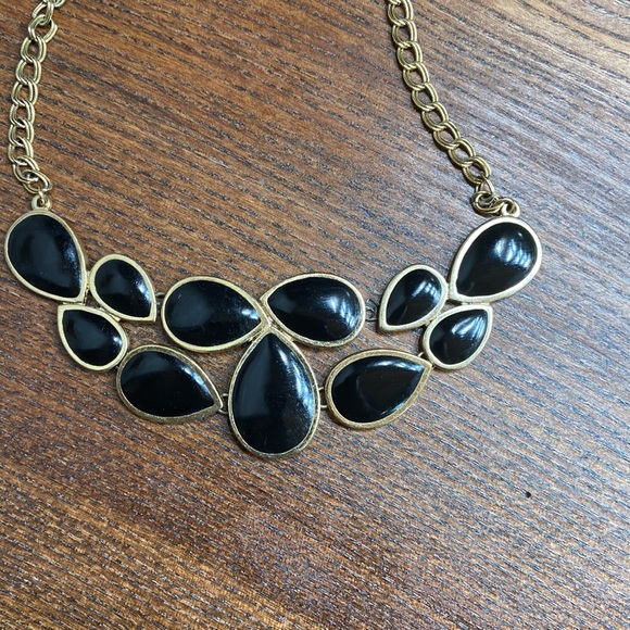 Premier, jewelry, necklace, earrings, and bracelets that like new - Picture 2 of 4